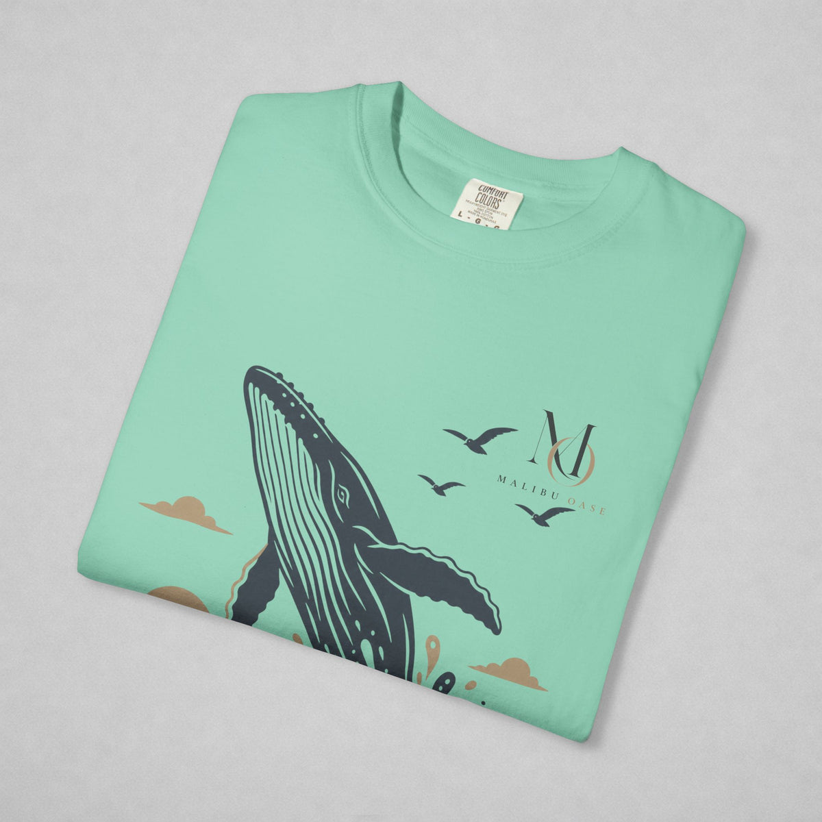 Island Reef. Folded shirt.