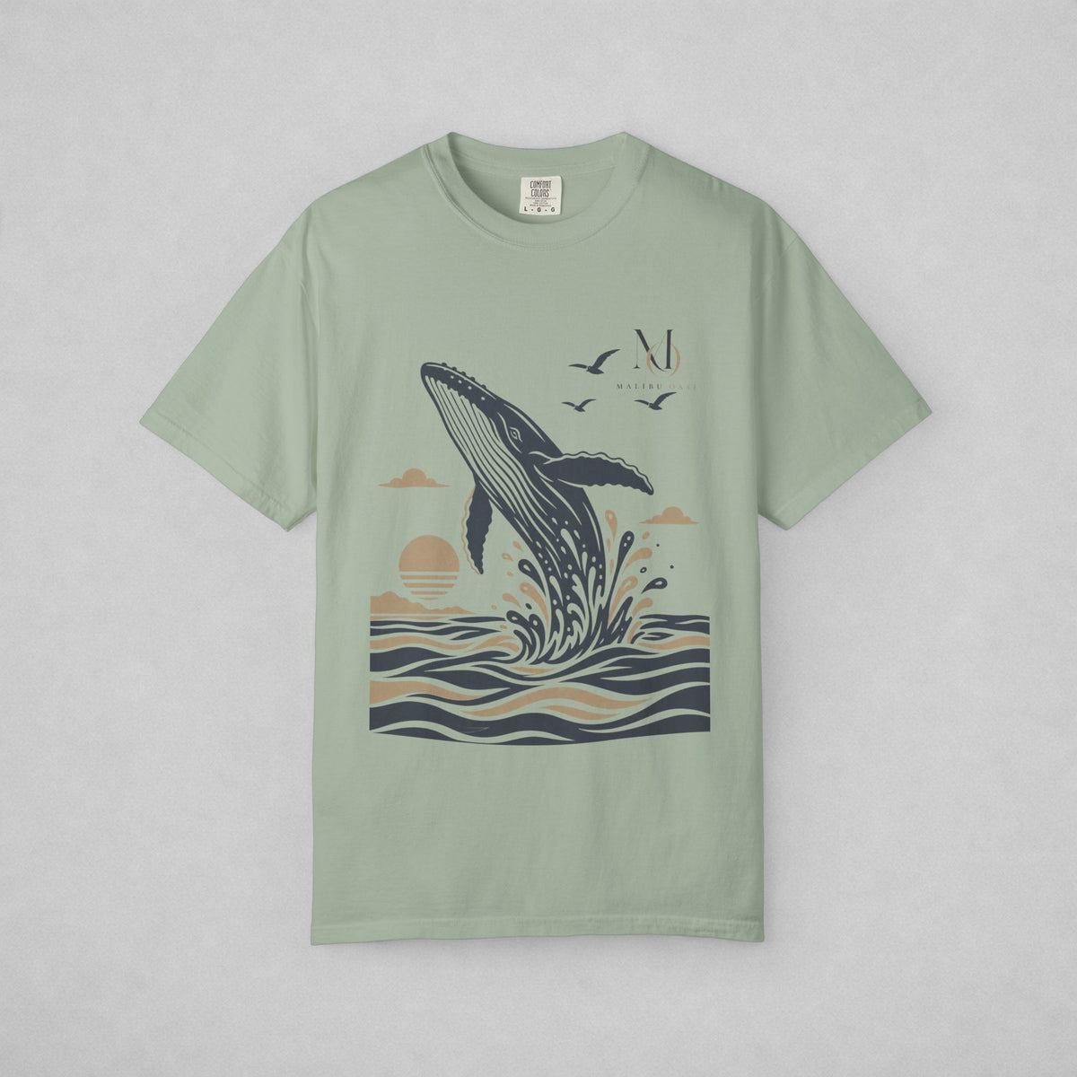 Bay. Shirt with whale and monogram.